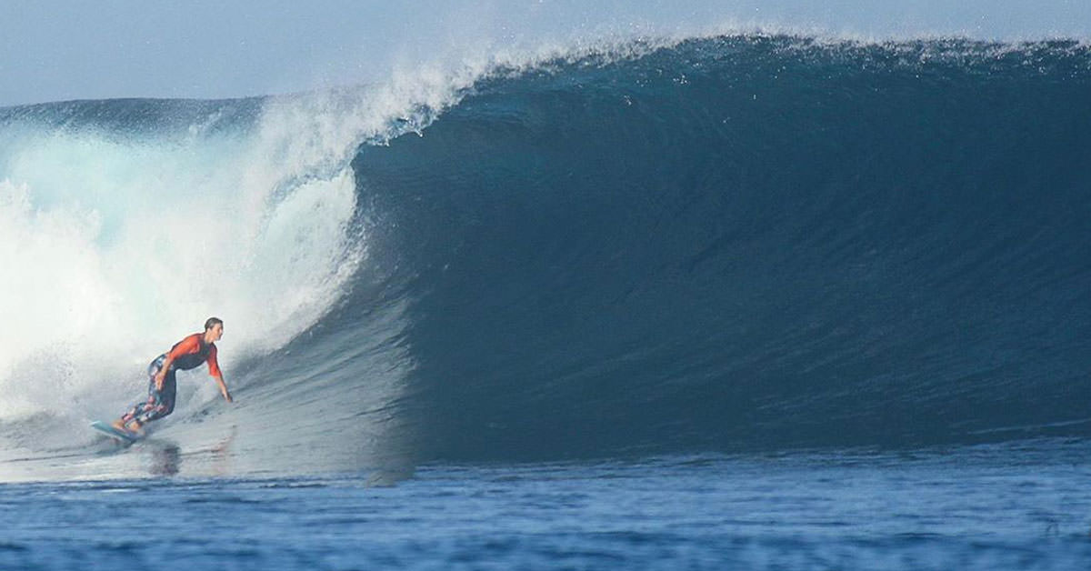 Annie-Boulanger-surfing